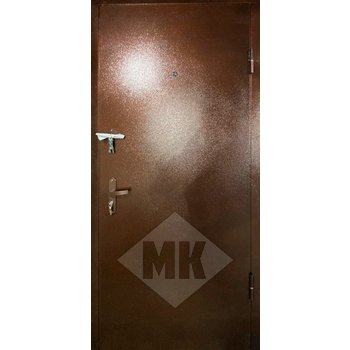 металлическая дверь в квартиру с ручкой на планке и двумя замками
